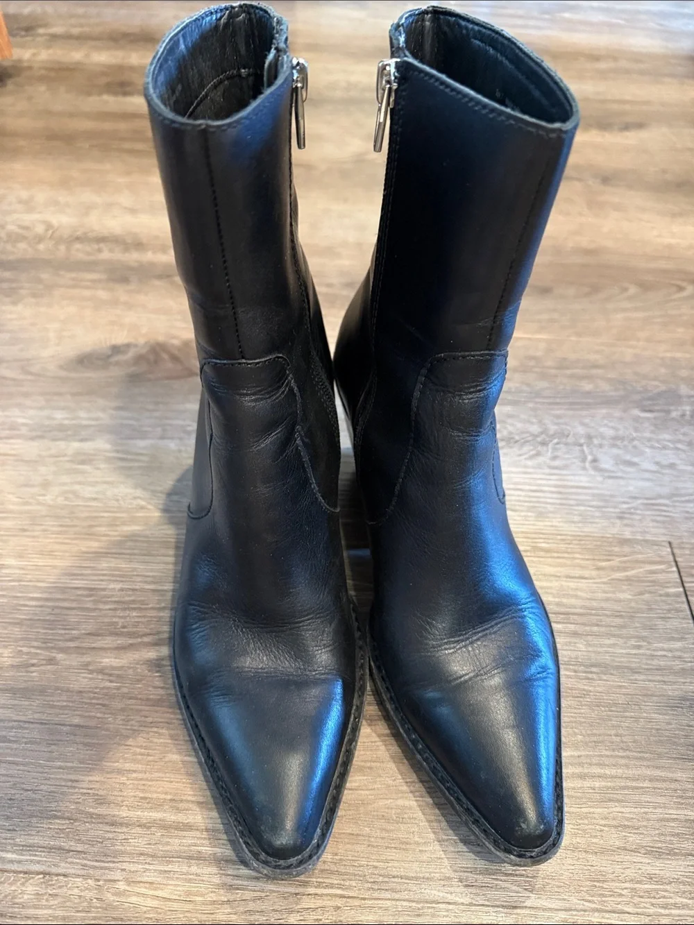 Dolce Vita Volli Black Leather Bootie Size 7